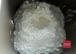 Illustration of how to make light cream Totoro bread 2