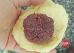 Caterpillars Illustration of how to make bread 9