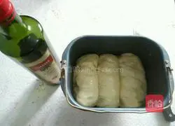 Bread machine bean paste bread recipe illustration 3