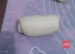 Illustration of how to make homemade buns 8