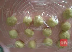 Illustration of how to make scallion cheese and ham bread 7