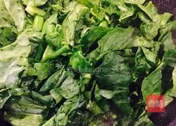 Illustration of how to stir-fry Xiangxi bacon with kale 8