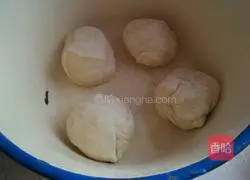 Illustration of how to make quail egg bread 2