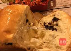 Illustration of how to make red bean toast bread 7