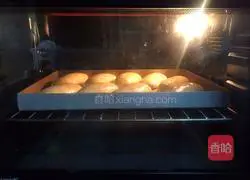 Illustration of how to make seaweed and meat floss bread 19