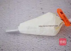 Black Sesame Mousse Cake Recipe Illustration 17