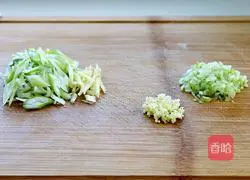 Illustration of how to make chicken meatballs with tomato sauce 3