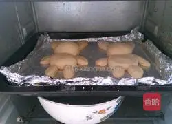 Illustration of how to make bunny butter bread 13