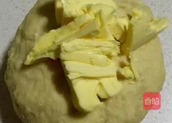 Illustration of how to make two-color bread with Matcha flavor 3