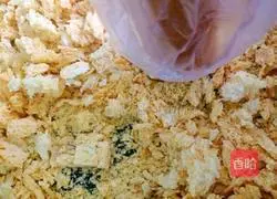 Illustration of homemade bread crumbs 4