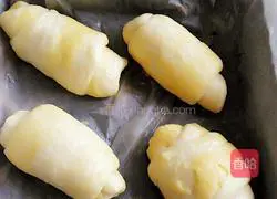 Illustration of how to make crispy bread rolls 11