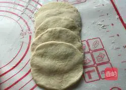 心Illustration of how to make rose-shaped bread 5