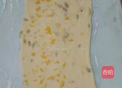 Illustration of how to make orange bread rolls 6