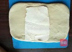 Illustration of how to make croissants 8