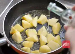 Cinnamon Apple Bread Pudding Recipe Illustration 5