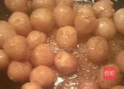 Illustration of how to make hollow glass balls 14