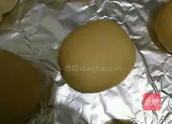 Jam buns Illustration of how to do it 10