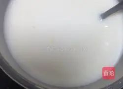 Illustration of how to make rose bread 2