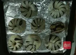 Illustration of making bean paste bread 5