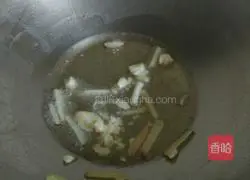 Illustration of how to make farm preserved meat 6