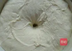 Illustration of how to make meat floss bread 4