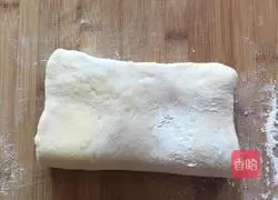 Illustration of how to make Danish hand-shredded bread 15