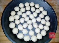 Illustration of how to make money buns 9