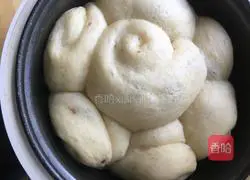Illustration of how to make rice cooker bread 8