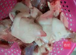 Illustration of how to make soy pig trotters 1