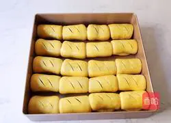 Illustration of how to make bean paste bread rolls 13