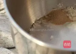 Illustration of how to make onion-flavored pork floss rolls 2