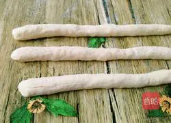  Illustration of how to make garland bread 6