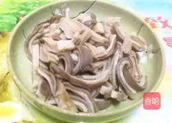 Illustration of how to stir-fry pork belly with onions 7
