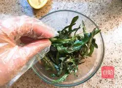 Illustration of how to make black pepper shrimp pasta 4