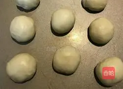 Illustration of how to make cute baby bear buns 2