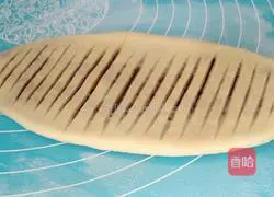 Illustration of how to make bean paste bagels 8