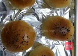 Illustration of how to make butter buns 10