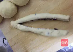 Illustration of how to make red bean paste and coconut bread 5