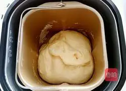 Illustration of making fancy bean paste bread 2