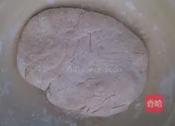 Illustration of how to make banana, potato and wireworm bread 2