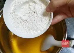 Illustration of how to make homemade chiffon cake 4