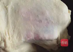 Illustration of how to make condensed milk buns 6