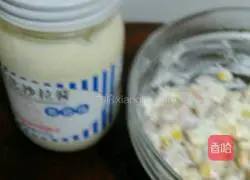 Illustration of how to make bacon corn salad bread 5