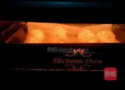 Illustration of how to make meat floss long bread 13