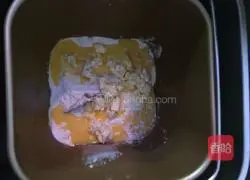 Illustration of making Gege brand raisin red bean bread 3