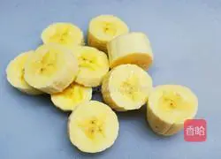 Illustration of how to make banana waffles 5