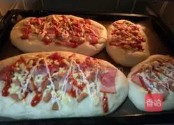 Illustration of how to make bacon, ham and cheese bread 9