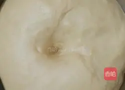 Illustration of how to make ham sausage flower bread 7