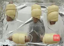 Illustration of how to make black pepper ham sausage bread 11