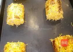 Illustration of how to make meat floss rolls 7